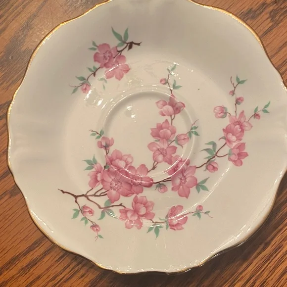 Floral Pink and Gold Trim Teacup and Saucer Set - Picture 2 of 9